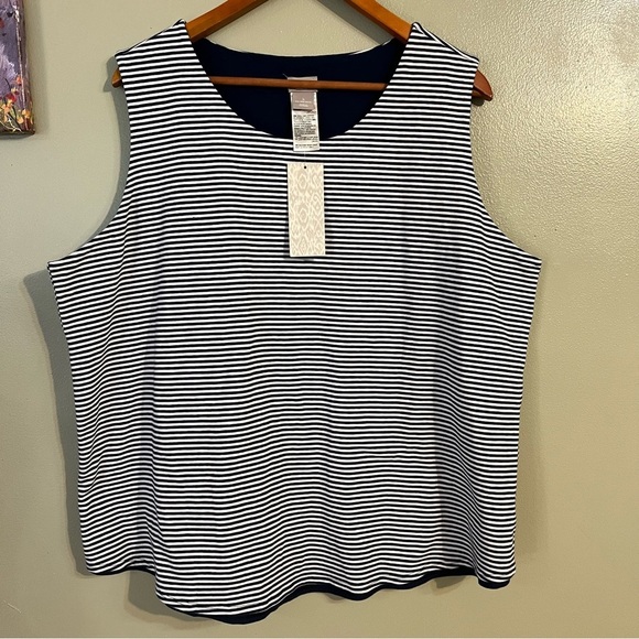 Chicos Zenergy Womens Plus Size 4 Reversible Tank Top  Stripped Navy Blue XL NWT - Picture 1 of 8